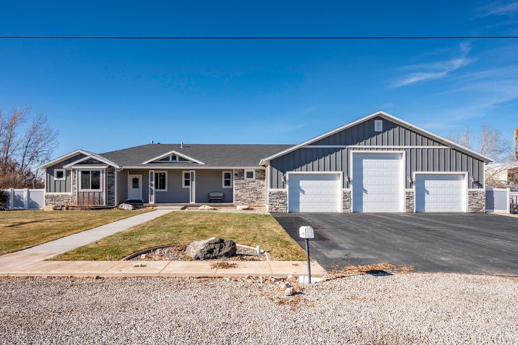 Photo of 5185 N 600 E E, Enoch, UT 84721 (MLS # 110820)