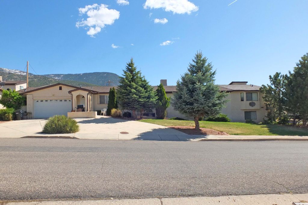 Photo of 679 Sunset DR, Cedar City, UT 84720 (MLS # 111219)