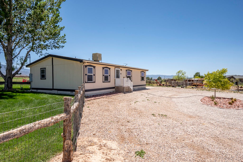 Photo of 255 W 3000 N, Cedar City, UT 84721 (MLS # 116714)