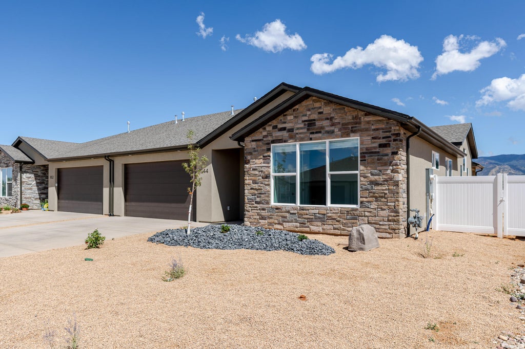 Photo of 1844 N Bald Eagle, Cedar City, UT 84721 (MLS # 117936)