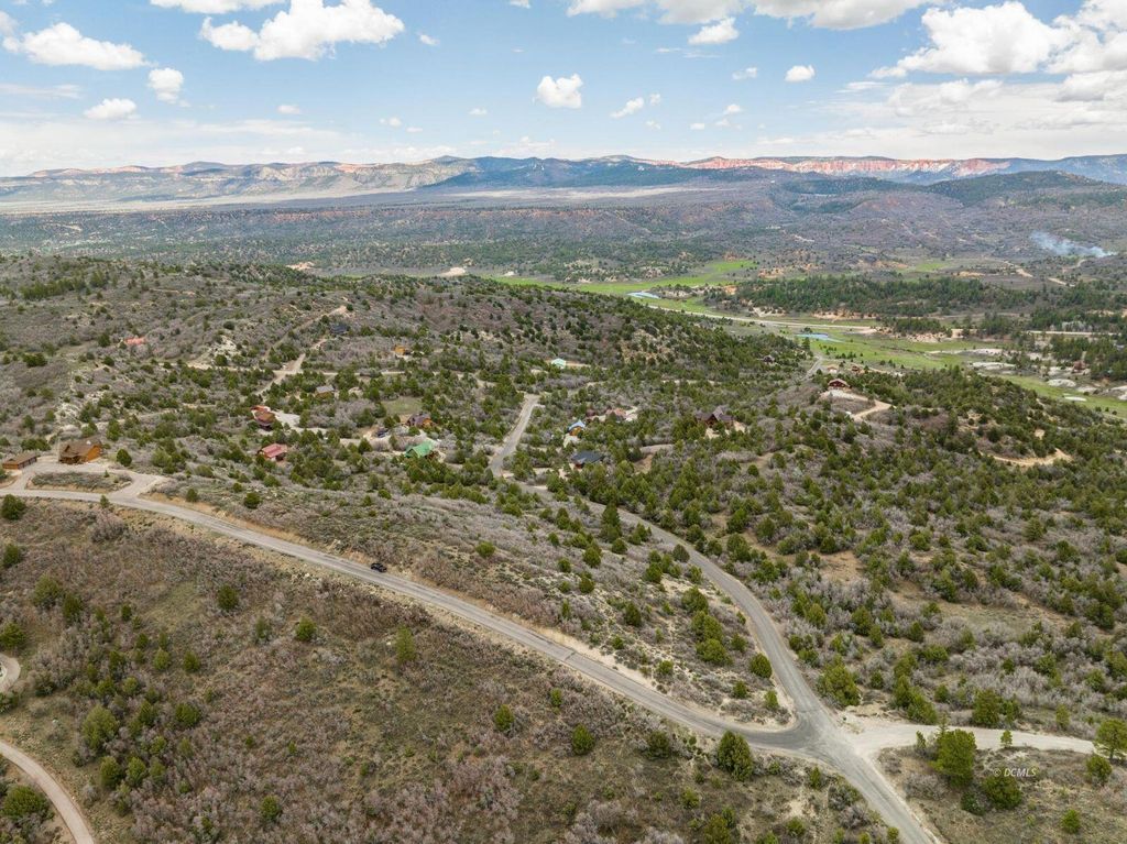 Photo of 3160 N Wapiti Dr, Duck Creek Village, UT 84762 (MLS # 110942)