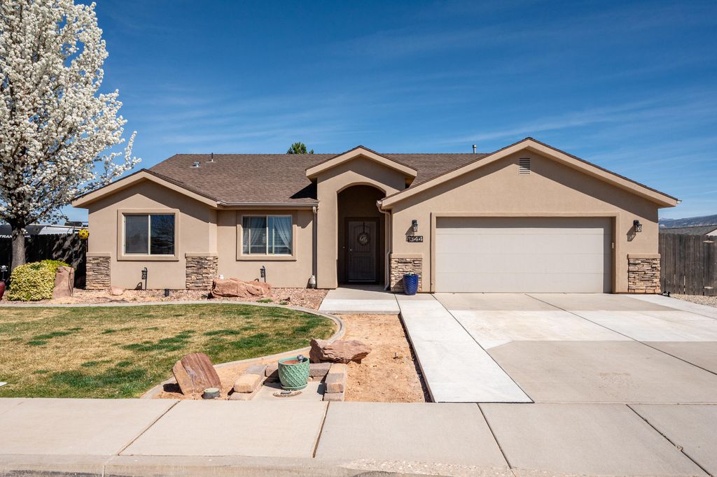 Photo of 1844 N 3400 W, Cedar City, UT 84721 (MLS # 115373)