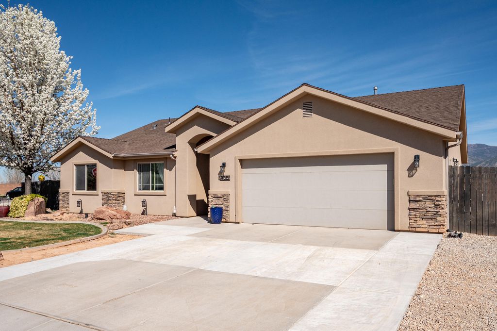 Photo of 1844 N 3400 W, Cedar City, UT 84721 (MLS # 115373)