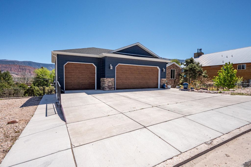 Photo of 369 S Casa Loma LN, Cedar City, UT 84720 (MLS # 116013)