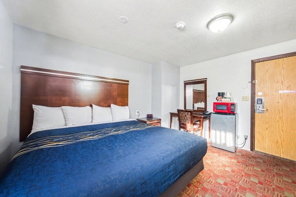 Photo of 386 E 300 S, Kanab, UT 84741 (MLS # 115890)