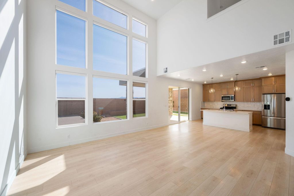 Photo of 763 S MINCIO LN, Saint George, UT 84770 (MLS # 114613)