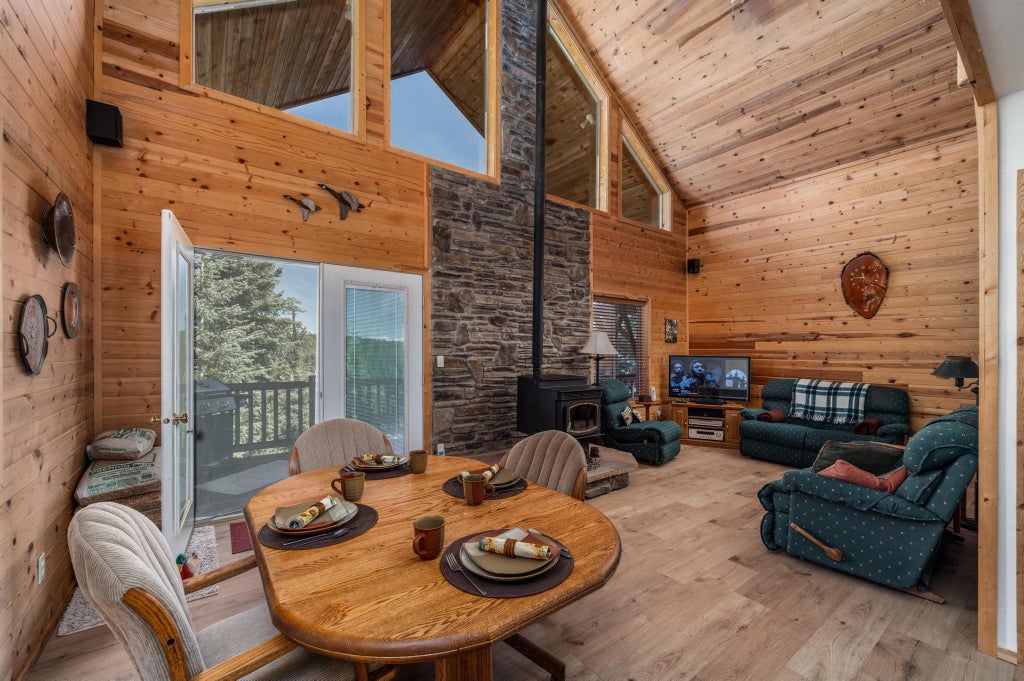 Photo of 1725 E Bear Country RD, Duck Creek Village, UT 84762 (MLS # 117874)