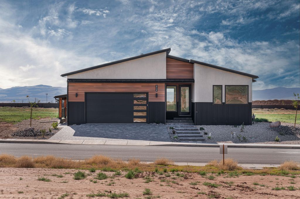 Photo of 2734 S 2950 W, Cedar City, UT 84720 (MLS # 111903)