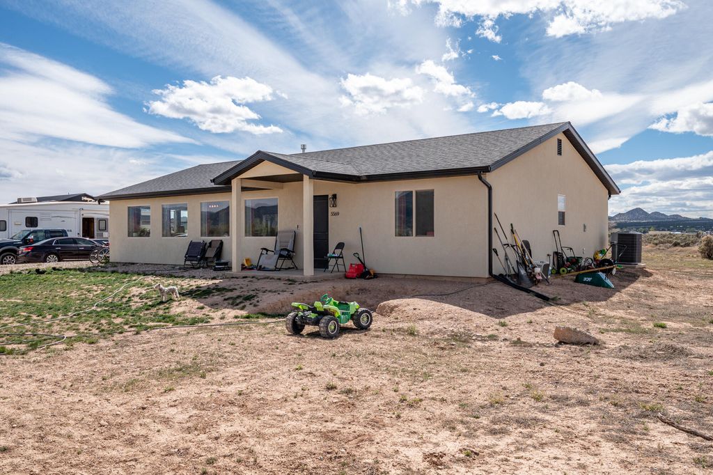 Photo of 5569 N 3100 W, Cedar City, UT 84721 (MLS # 115947)