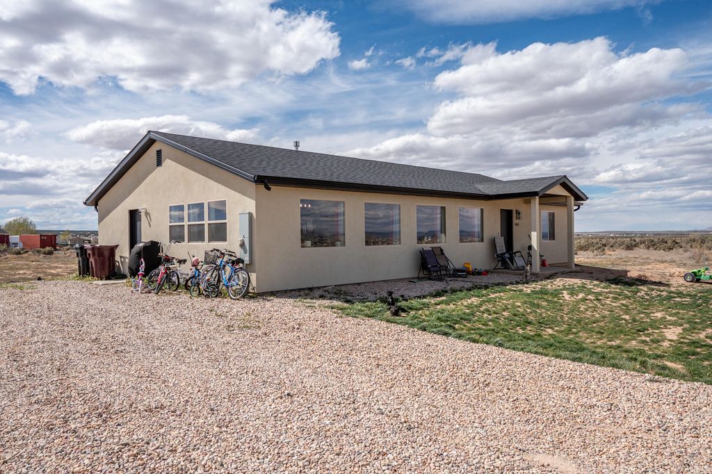 Photo of 5569 N 3100 W, Cedar City, UT 84721 (MLS # 115947)