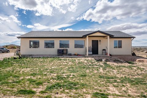 Photo of 5569 N 3100 W, Cedar City, UT 84721 (MLS # 115947)
