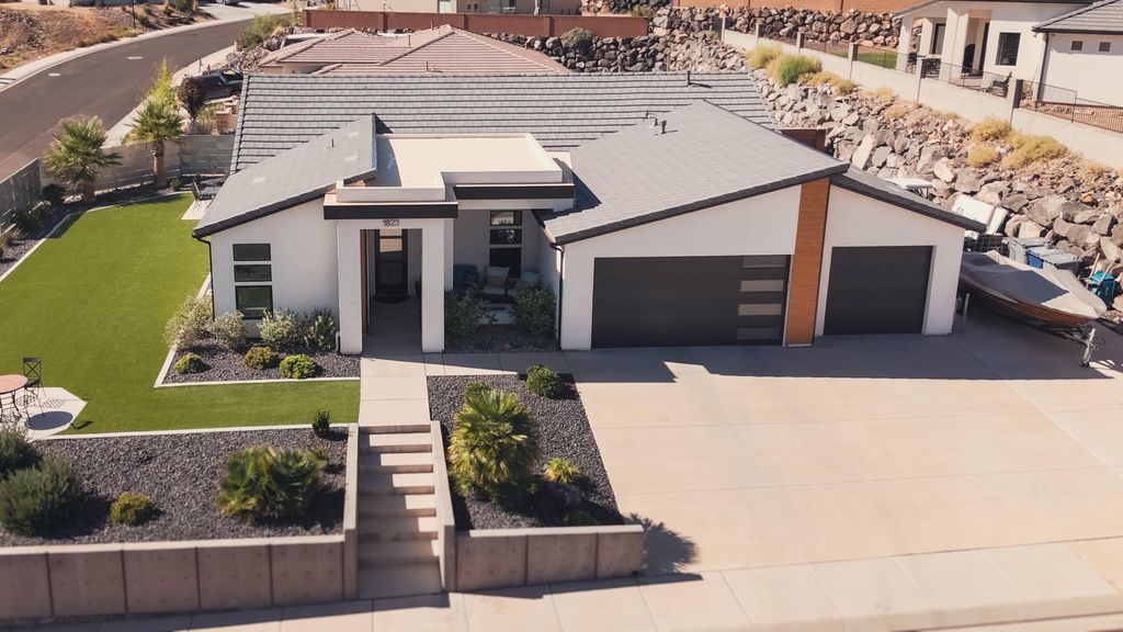 Photo of 1823 W 180 N, Hurricane, UT 84737 (MLS # 113624)