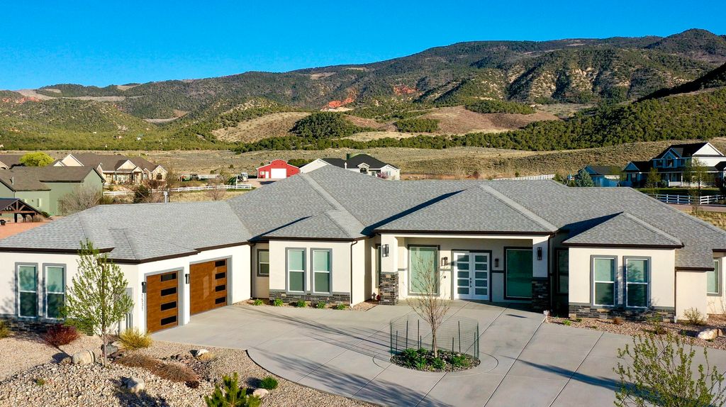 Photo of 1531 S Laura CIR W, Parowan, UT 84761 (MLS # 116010)