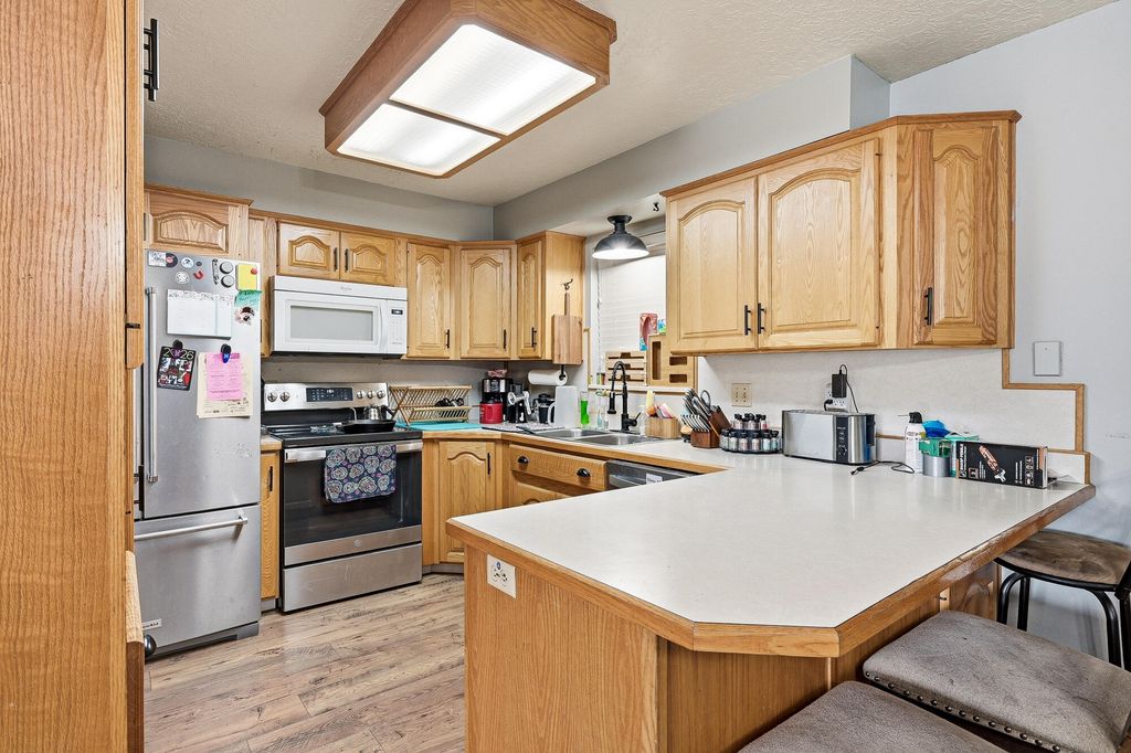 Photo of 386 W Rosewood CIR, Cedar City, UT 84721 (MLS # 115495)