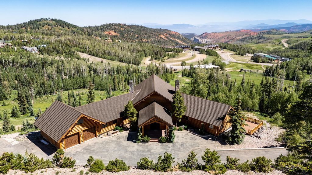 Photo of 280 W Ridge View DR, Brian Head, UT 84719 (MLS # 116093)