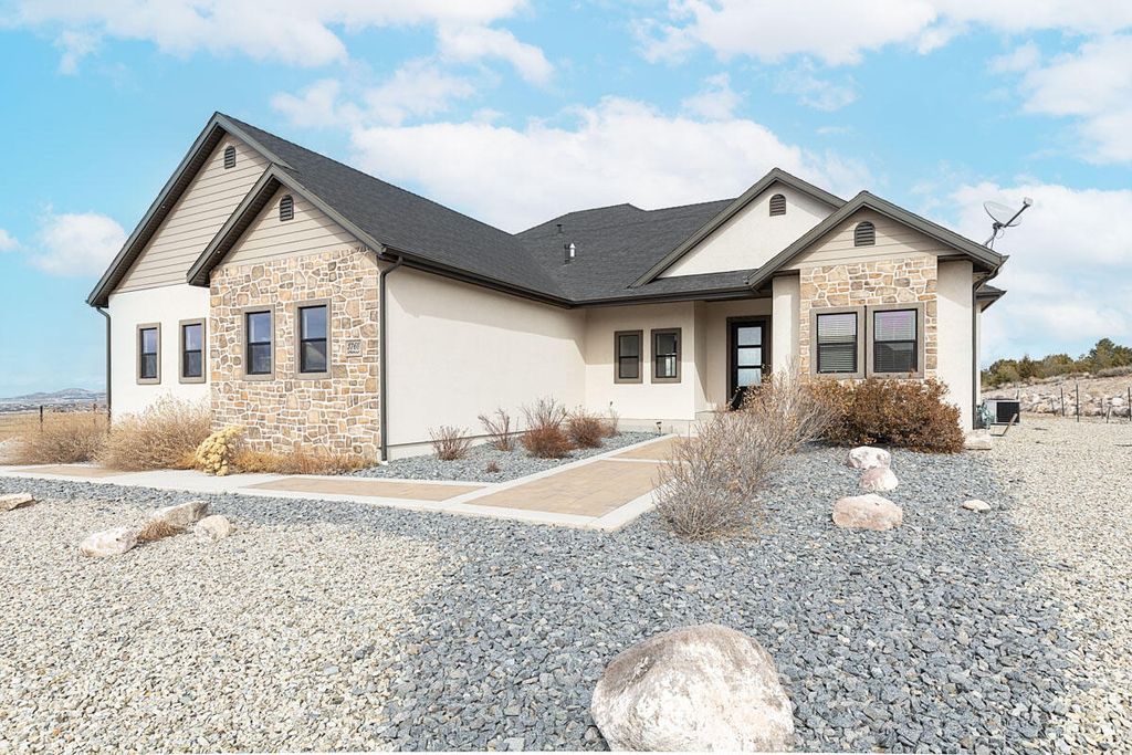 Photo of 3760 W Hillcrest DR, Cedar City, UT 84720 (MLS # 114843)