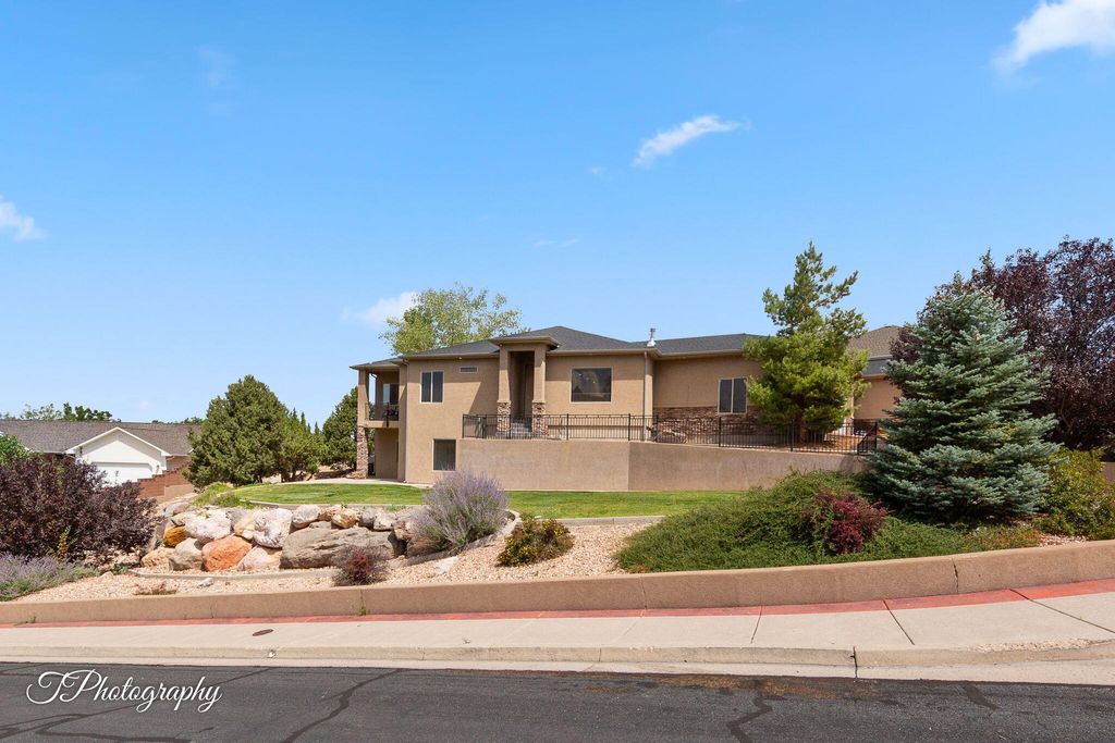 Photo of 2216 W Cedar Hills DR, Cedar City, UT 84720 (MLS # 112889)