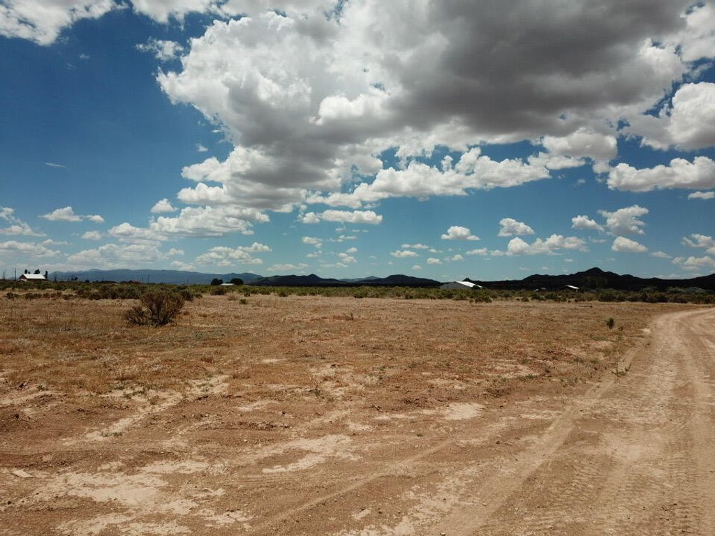 Photo of 5077 N 3300 W, Cedar City, UT 84721 (MLS # 113163)