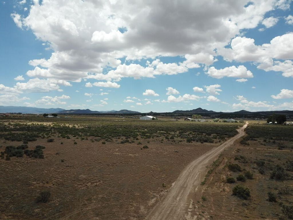 Photo of 5077 N 3300 W, Cedar City, UT 84721 (MLS # 113163)