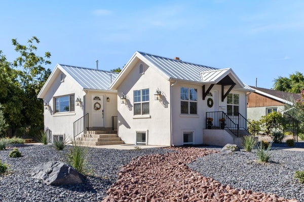 294 S 500 E, SAINT GEORGE, UT 84770 - Image 4034dbca4adf462c3a44cc85343ea72f/2143842236