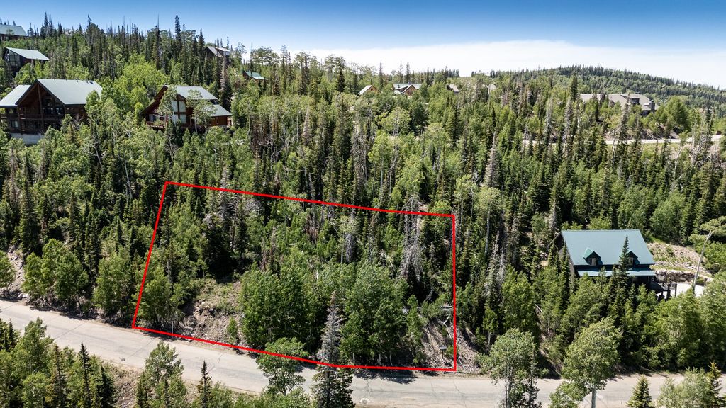 Photo of 254 W Pinehurst ST, Brian Head, UT 84719 (MLS # 112003)