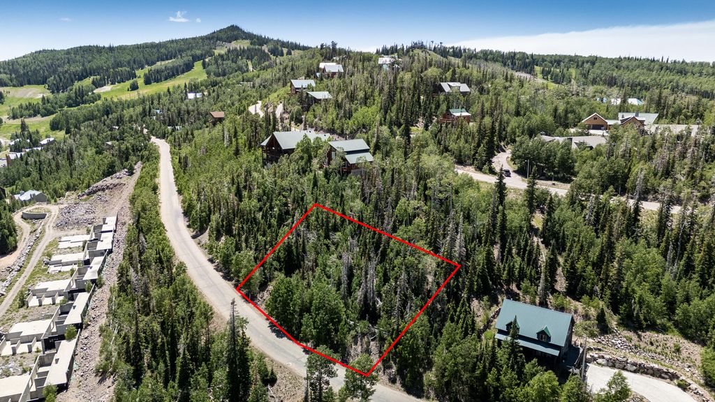 Photo of 254 W Pinehurst ST, Brian Head, UT 84719 (MLS # 112003)