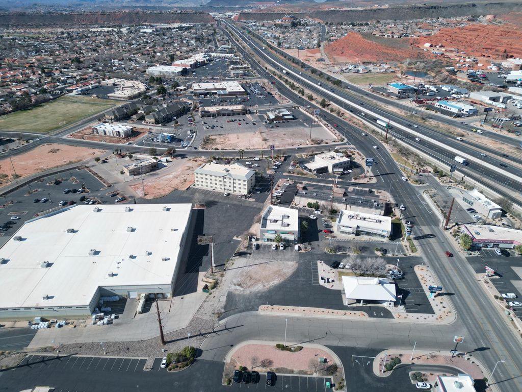 Photo of 1055 W RED CLIFFS Dr, Washington, UT 84780 (MLS # 114970)