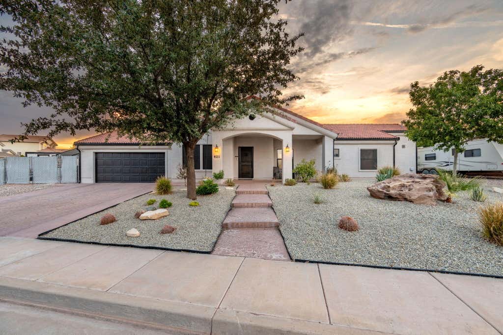 Photo of 621 N Palm CIR, Washington, UT 84780 (MLS # 117651)