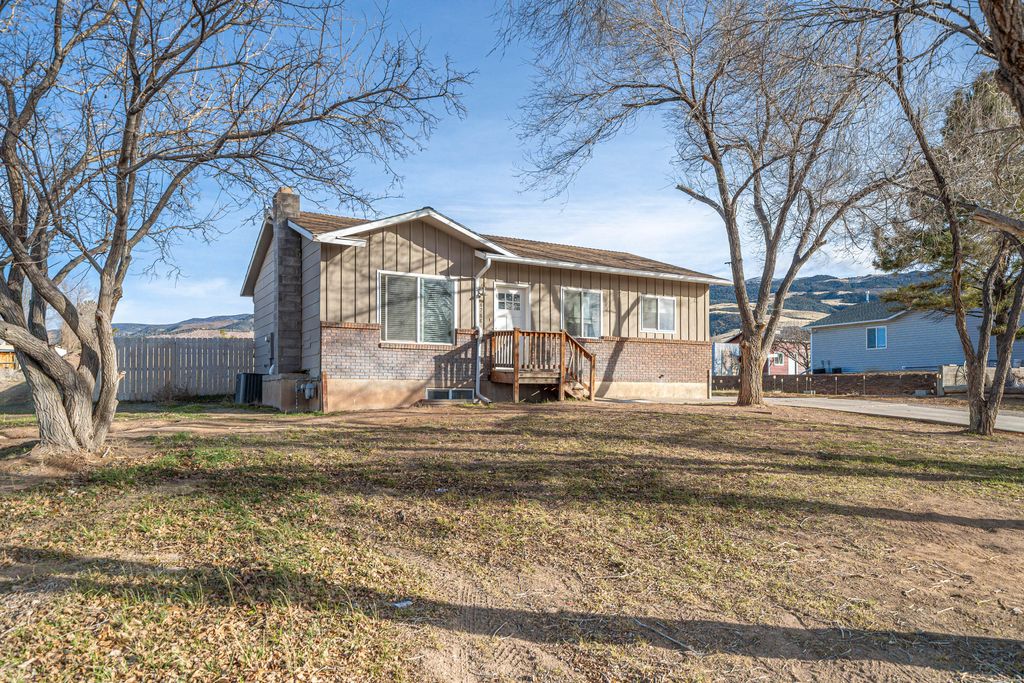 Photo of 4766 N MuleTrain DR, Enoch, UT 84721 (MLS # 114316)