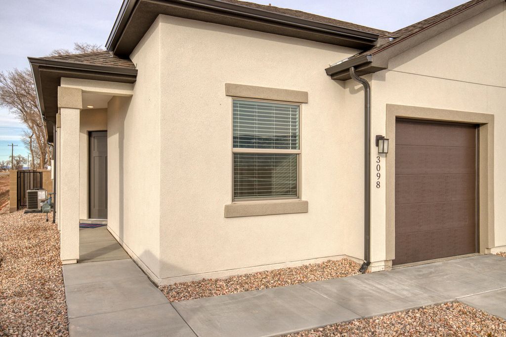 Photo of 3098 W Runway DR, Cedar City, UT 84721 (MLS # 113526)