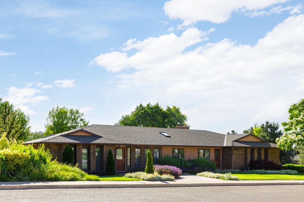 Photo of 814 S 860 W, Cedar City, UT 84720 (MLS # 114292)
