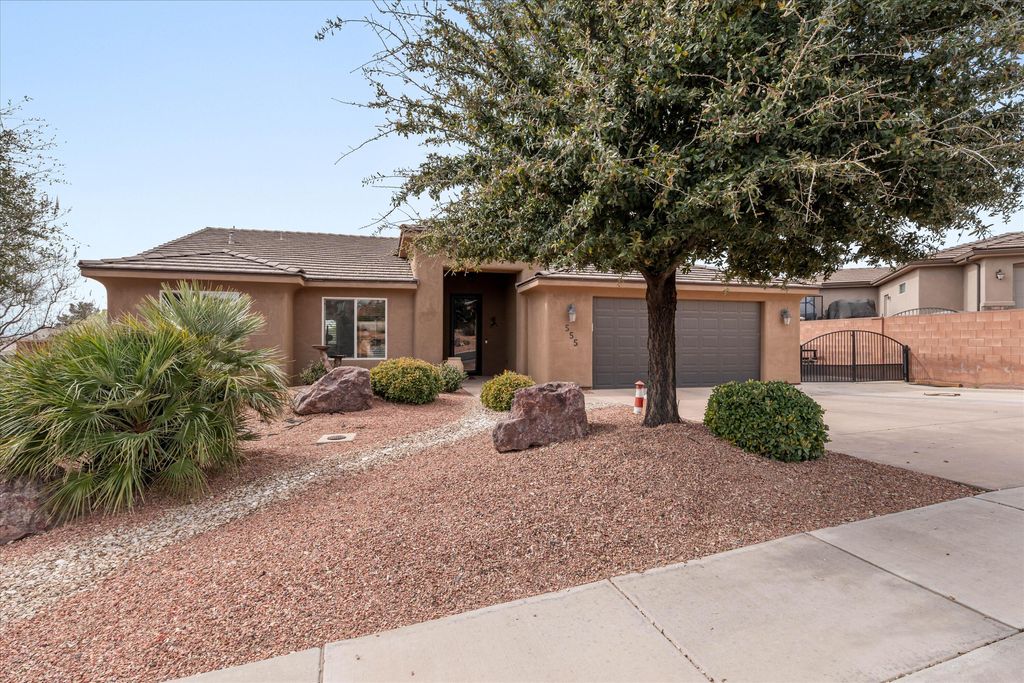 Photo of 555 N Torey LN, Hurricane, UT 84737 (MLS # 115554)