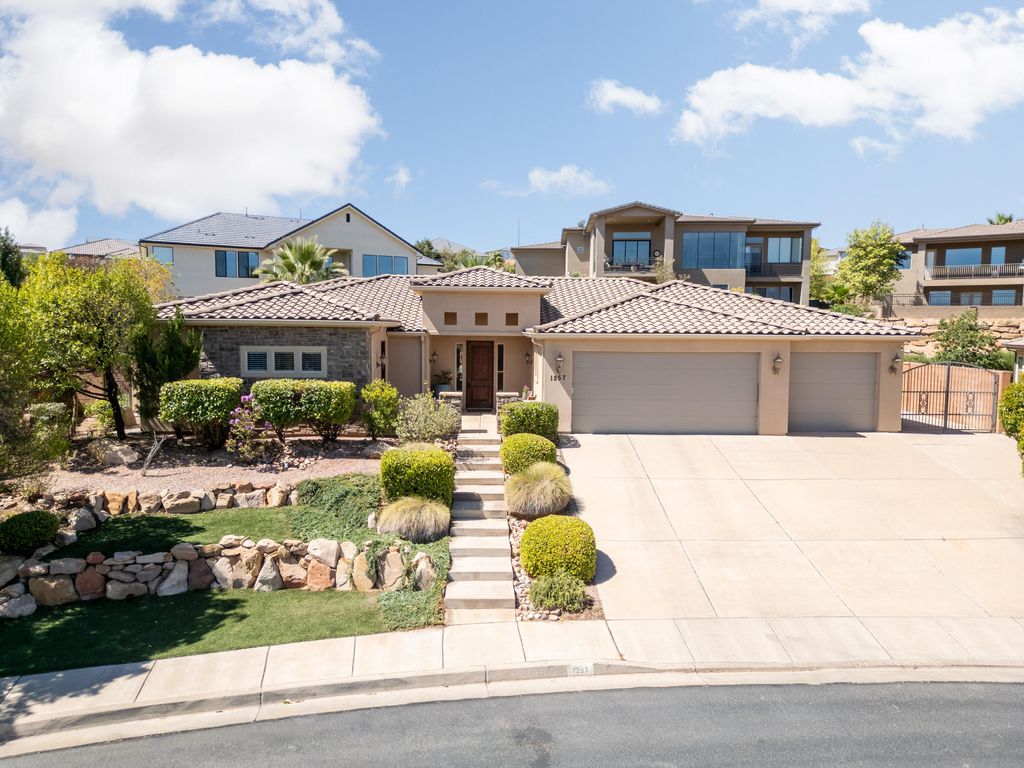 Photo of 1257 W 2320 S, Saint George, UT 84770 (MLS # 117126)
