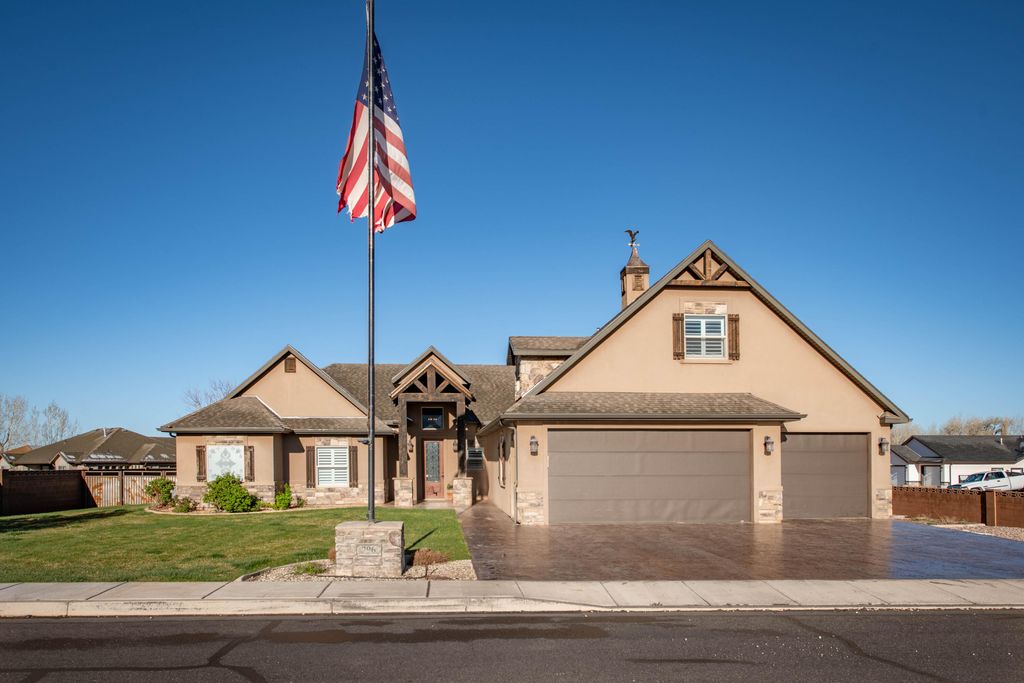 Photo of 296 S 1075 W, Parowan, UT 84761 (MLS # 115644)