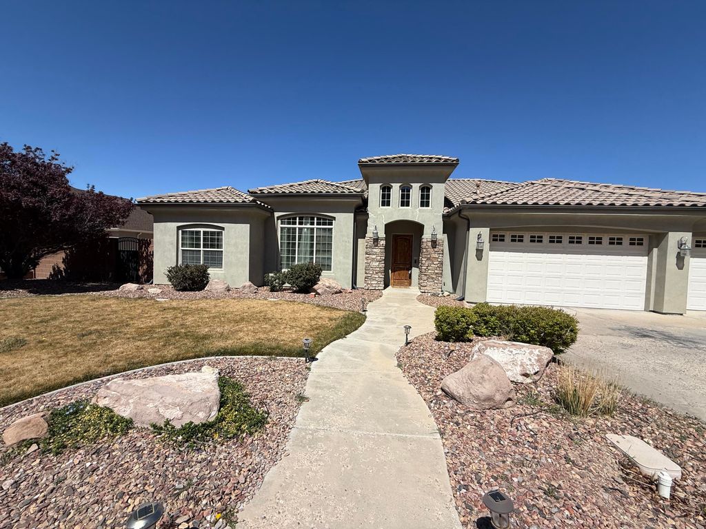 Photo of 1055 E Mill Hollow Way, Cedar City, UT 84721 (MLS # 114900)