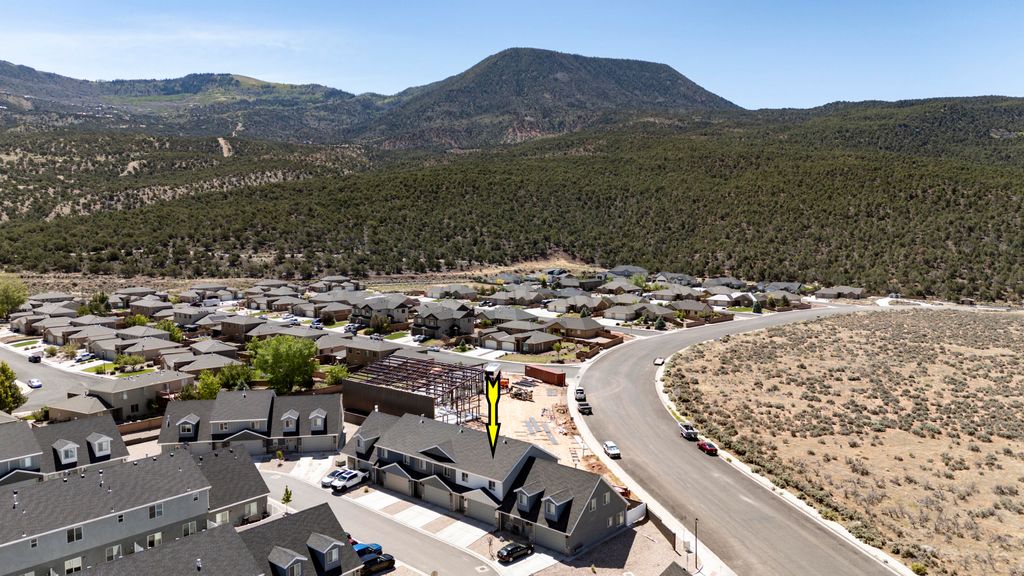Photo of 1457 W Topaz DR #B, Cedar City, UT 84720 (MLS # 116421)