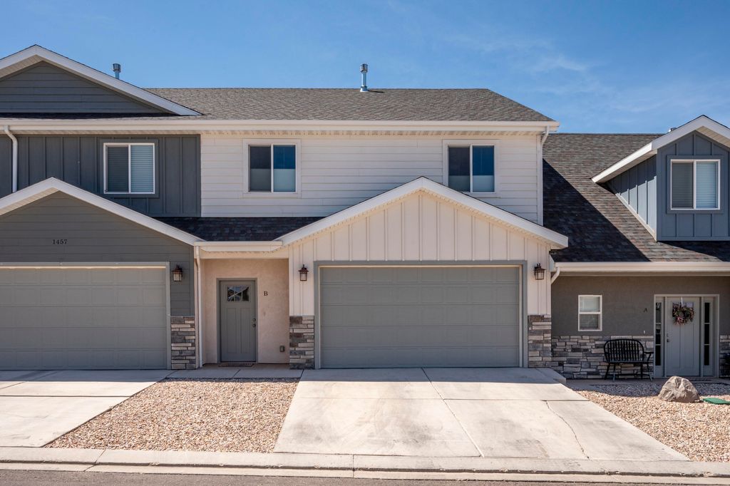 Photo of 1457 W Topaz DR #B, Cedar City, UT 84720 (MLS # 116421)