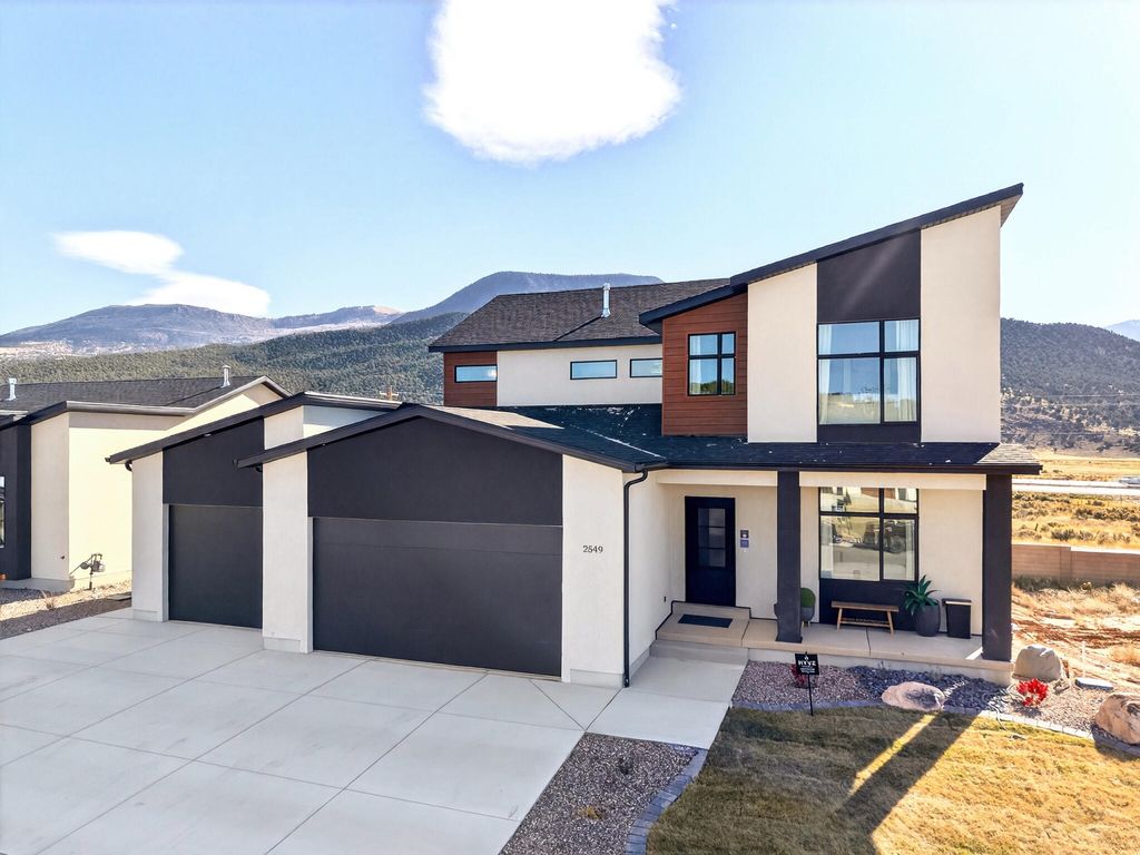 Photo of 2549 W Black Sage DR, Cedar City, UT 84720 (MLS # 114564)