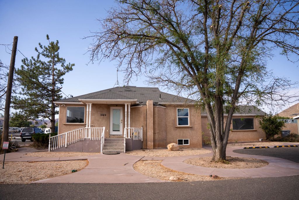 Photo of 1545 W State ST, Hurricane, UT 84737 (MLS # 117285)