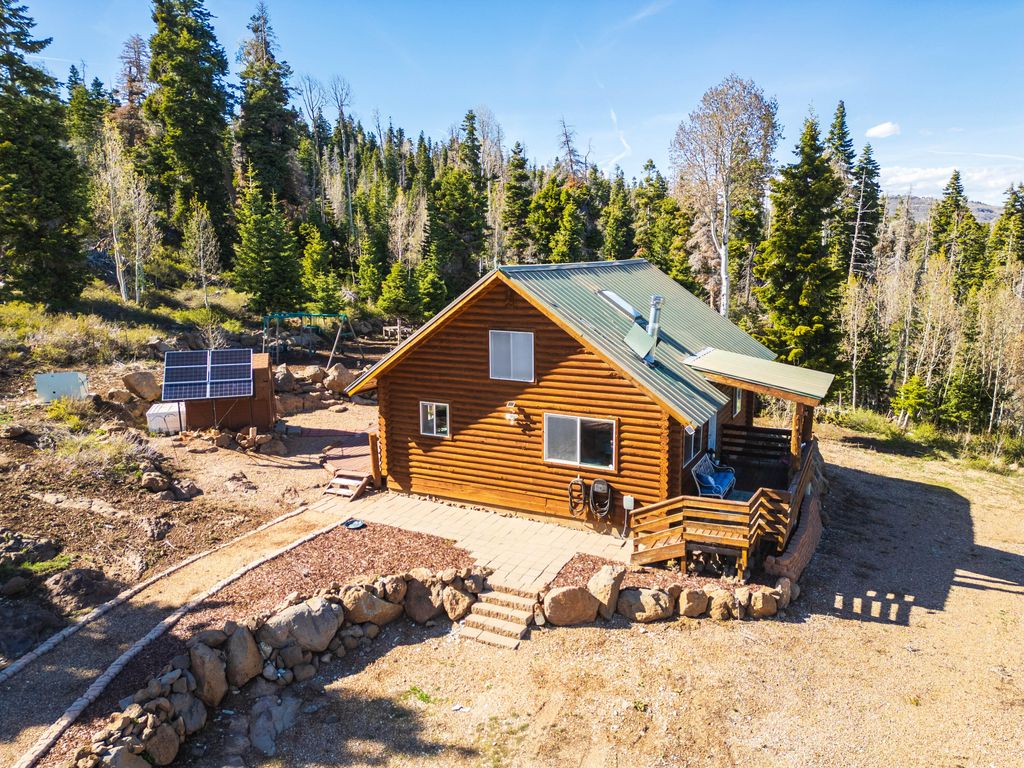 Photo of 706 W Tranquility DR, Virgin, UT 84779 (MLS # 115747)