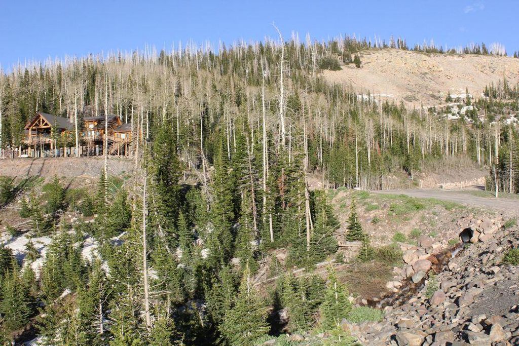 Photo of 1079 E Kodiak DR, Brian Head, UT 84719 (MLS # 112732)