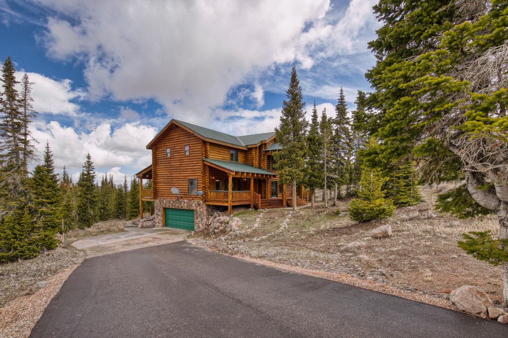 Photo of 731 E Autumn DR, Brian Head, UT 84719 (MLS # 116145)