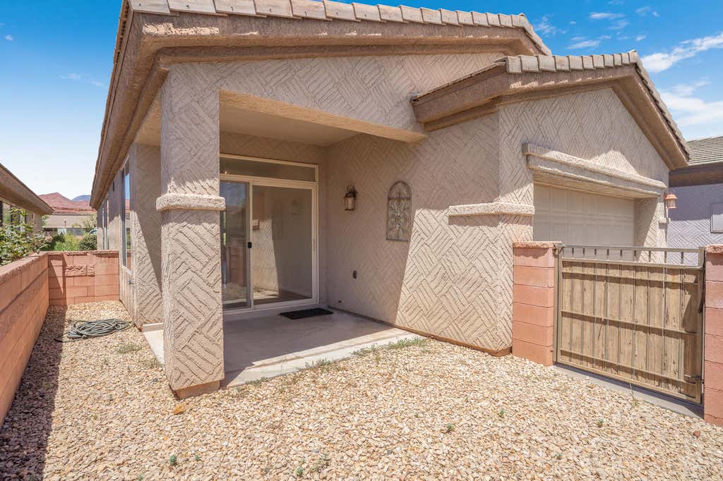 Photo of 2196 N Silverstone Way, Washington, UT 84780 (MLS # 117454)