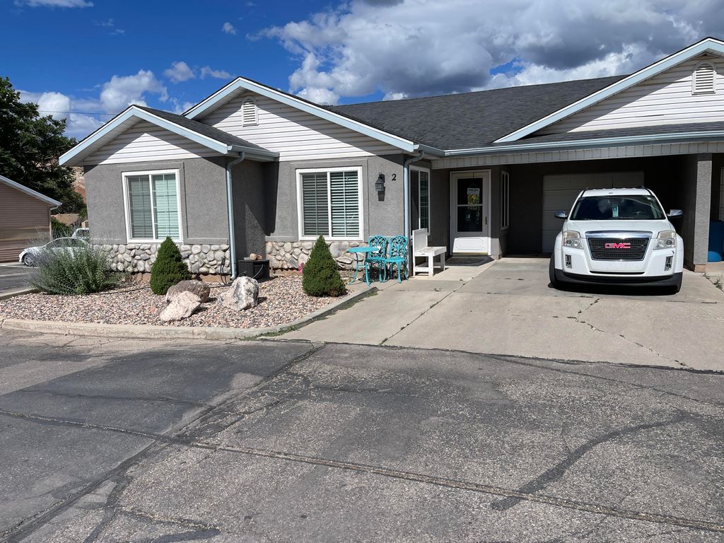 Photo of 334 S 400 E #2, Cedar City, UT 84720 (MLS # 112347)
