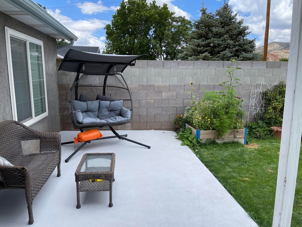 Photo of 334 S 400 E #2, Cedar City, UT 84720 (MLS # 112347)