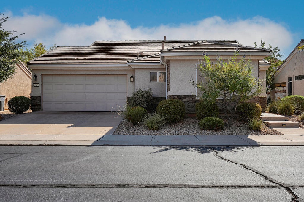 Photo of 4387 S Kiva Hill DR, Saint George, UT 84790 (MLS # 117685)