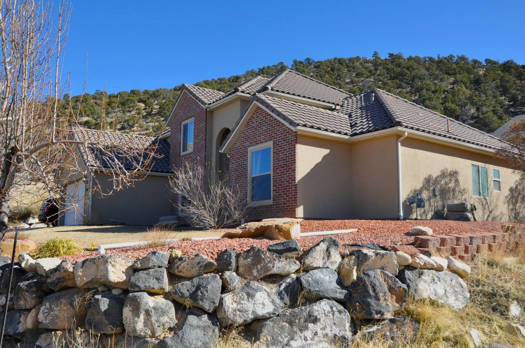 Photo of 1082 E Matchstick Way, Cedar City, UT 84721 (MLS # 118032)