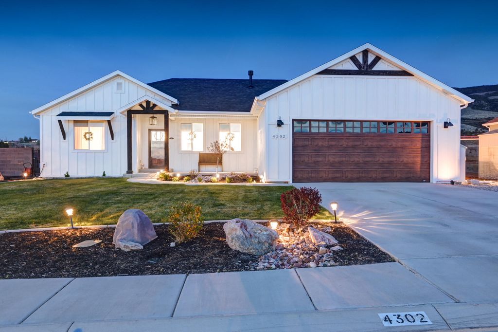 Photo of 4302 N Tomahawk DR, Enoch, UT 84721 (MLS # 111054)