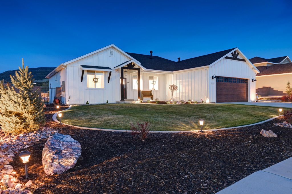 Photo of 4302 N Tomahawk DR, Enoch, UT 84721 (MLS # 111054)