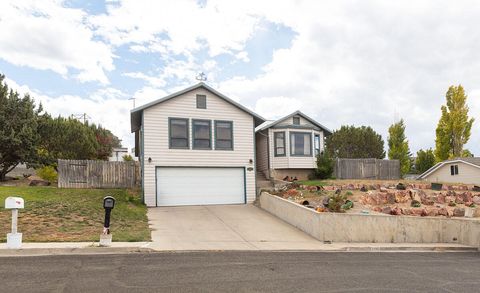 Photo of 2235 W Sunnyside DR, Cedar City, UT 84720 (MLS # 113481)
